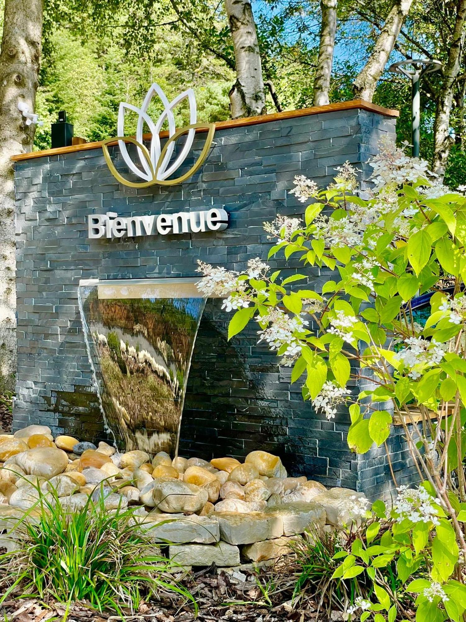Domaine Les 2 Mondes Hotel เอดาท์ ภายนอก รูปภาพ